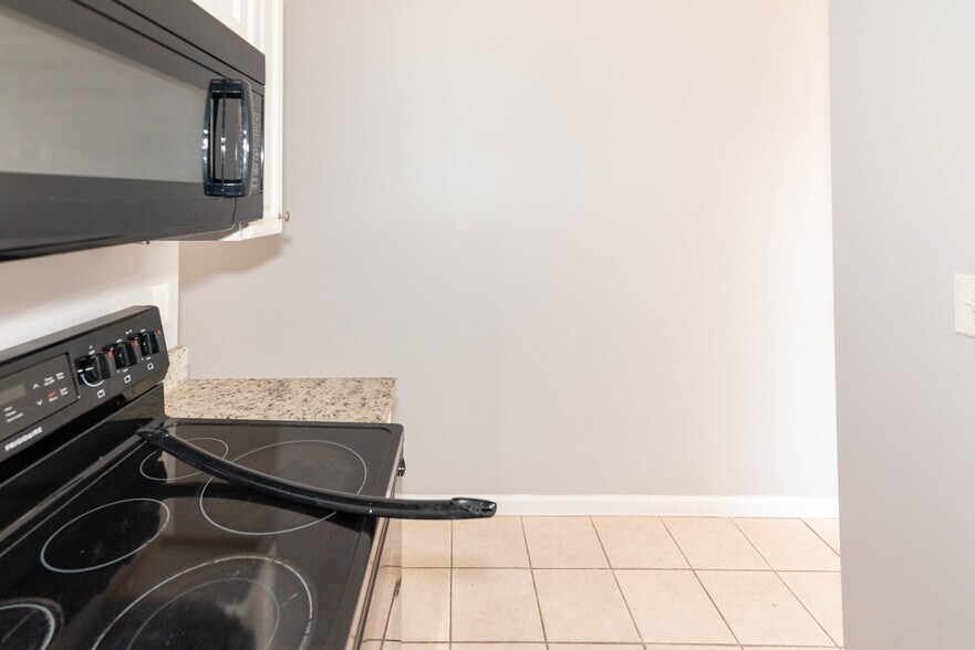 More Photos Of 2432 N Calvert St, Baltimore Apartments For Sale