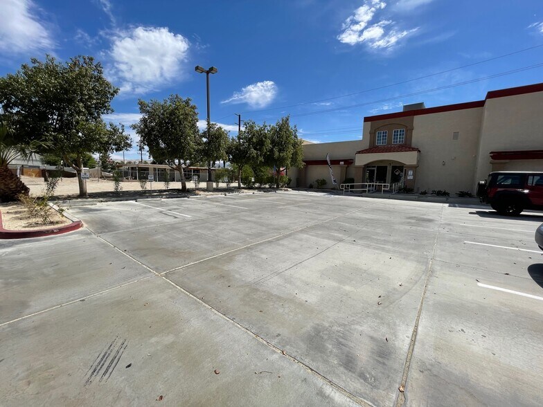 More Photos Of 32475 Date Palm Dr, Cathedral City Freestanding For Lease