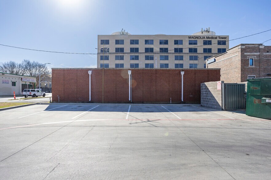 More Photos Of 1550 W Magnolia Ave, Fort Worth Medical For Sale