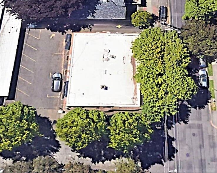 More Photos Of 1727 NE 13th Ave, Portland Medical For Lease