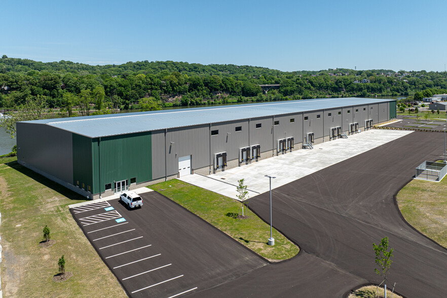 Primary Photo Of 3051 Gulf Rd, Pittsburgh Warehouse For Lease