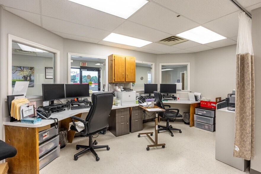 More Photos Of 1420 Fritz St SE, Cleveland Medical For Lease