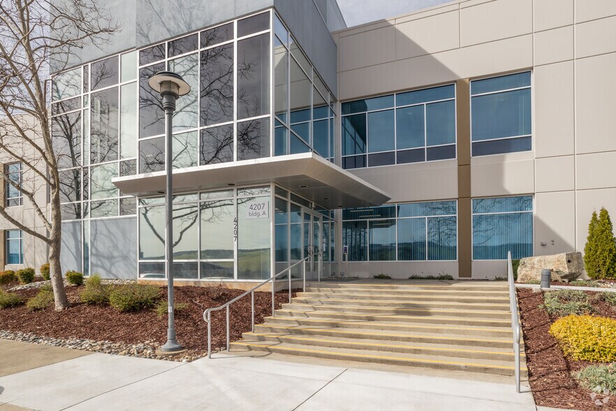 More Photos Of 4207 Town Center Blvd, El Dorado Hills Office For Lease