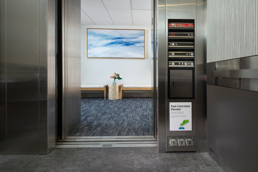 More Photos Of 2909 Main St, Stratford Medical For Lease