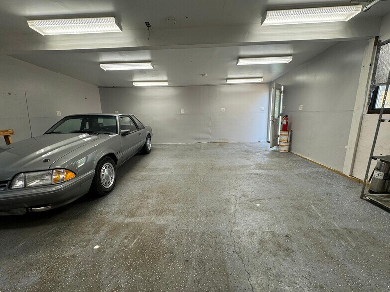 More Photos Of 34 Pearl st, Inwood Land For Lease