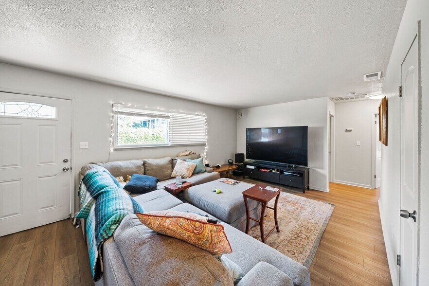 More Photos Of 8336 Brentwood Blvd, Brentwood Office Residential For Sale