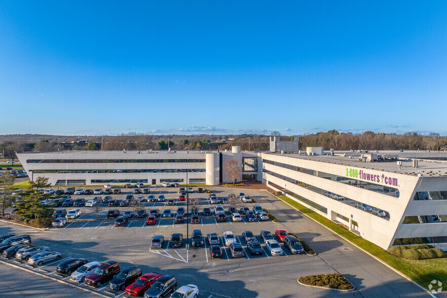 More Photos Of 2 Jericho Plz, Jericho Office For Lease