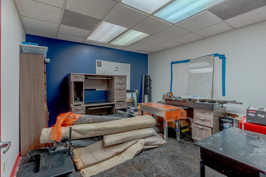 More Photos Of 301 Burke Ave, Jonesboro Warehouse For Sale