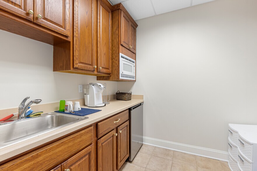More Photos Of 1301 Plantation Island Dr, Saint Augustine Medical For Sale