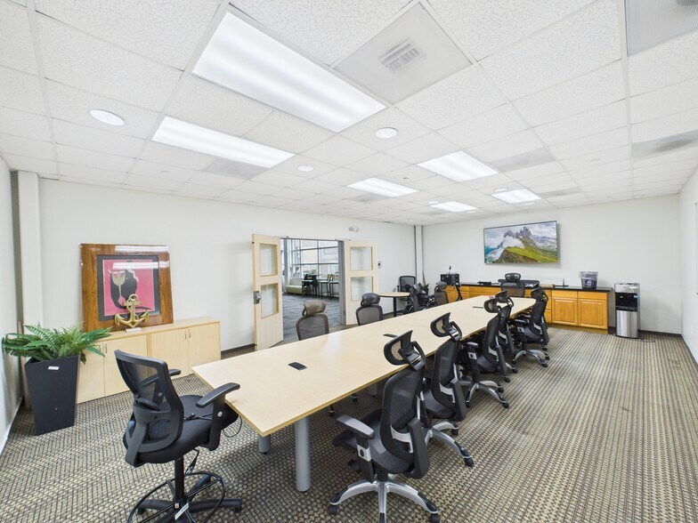 More Photos Of 2620 Tanglewilde St, Houston Medical For Sale