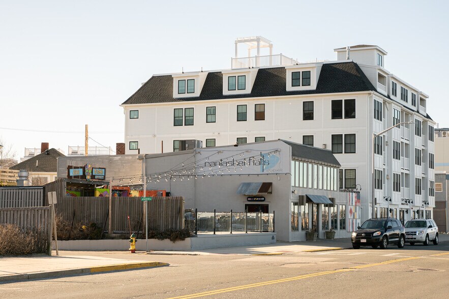 More Photos Of 145 Nantasket Ave, Hull Storefront For Sale