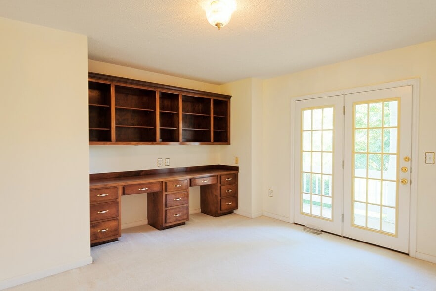 More Photos Of 10674 Wall Triana Hwy, Toney Hospitality For Sale