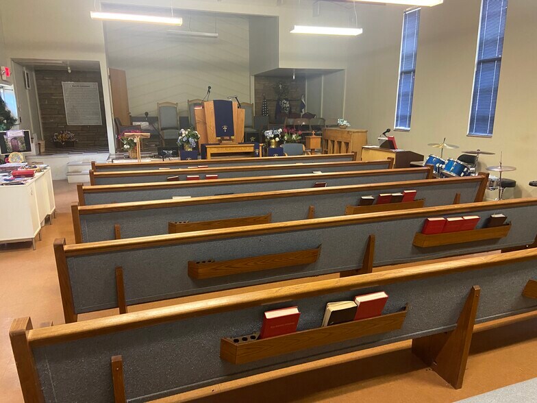 More Photos Of 1570 Chambers Rd, Dellwood Religious Facility For Lease