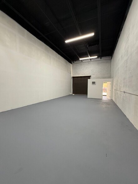 More Photos Of 1620-1646 SE Village Green Dr, Port, Port Saint Lucie Warehouse For Lease