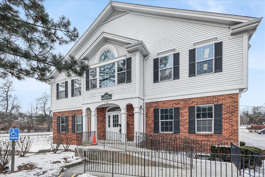 Primary Photo Of 27W130 Roosevelt Rd, Winfield Office For Lease