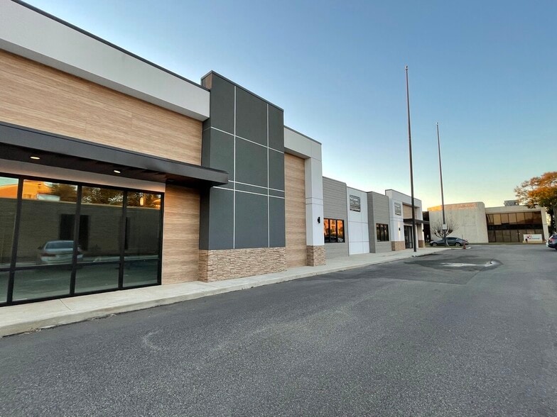 More Photos Of 1199 Nasa Pky, Houston Restaurant For Lease