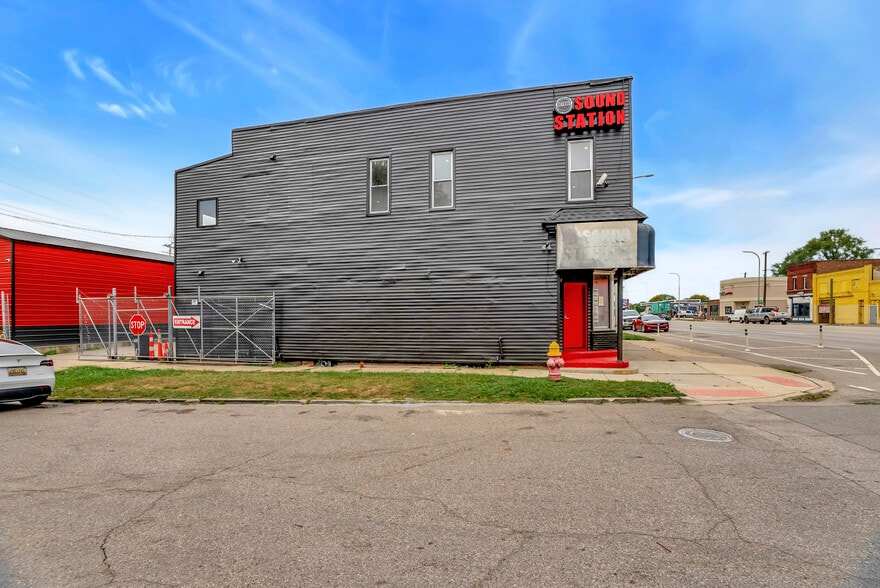 More Photos Of 4805 Livernois, Detroit Freestanding For Lease
