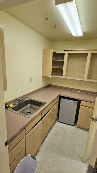More Photos Of 31 Colwell St, Port Hadlock Medical For Lease