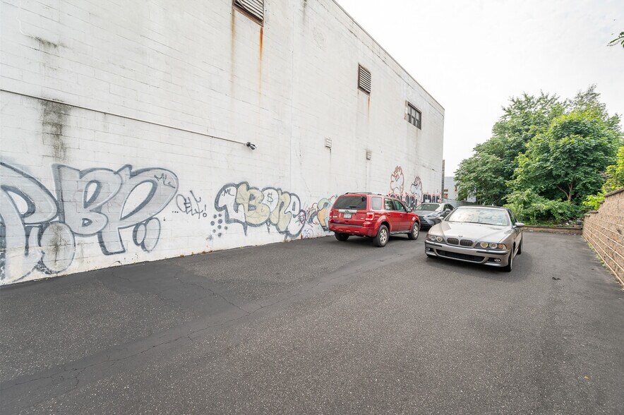 More Photos Of 2529 49th St, Astoria Manufacturing For Sale