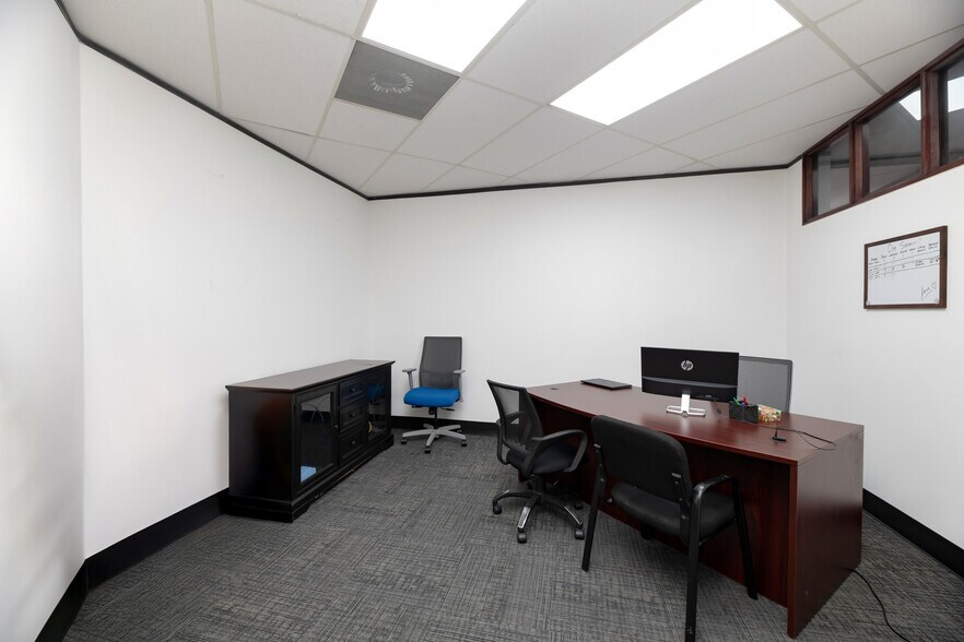 More Photos Of 1610 Corporate Ct, Irving Office For Lease