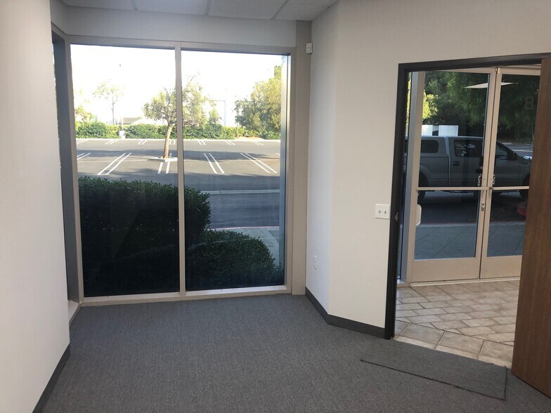 More Photos Of 120 Calle Iglesia, San Clemente Warehouse For Lease