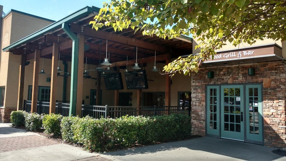 More Photos Of 401 Market St, Chattanooga Restaurant For Lease