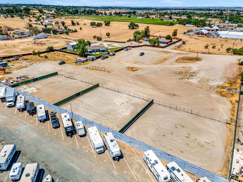More Photos Of 6181 Brentwood Blvd, Brentwood Land For Lease