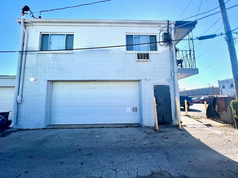 More Photos Of 218 N 4th St, Rockford Apartments For Sale