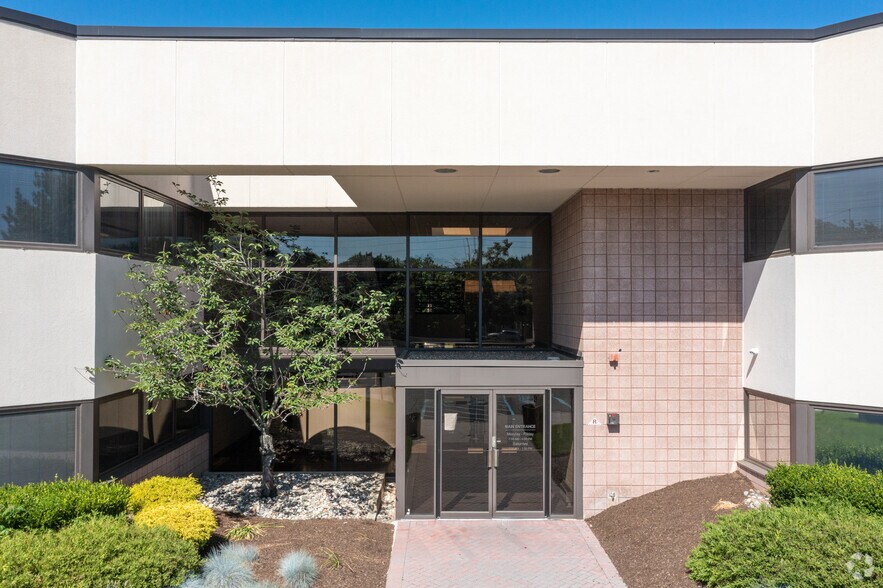 More Photos Of 225 State Highway 35, Red Bank Medical For Lease