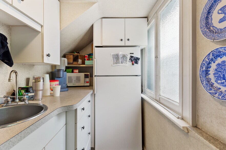 More Photos Of 409 N Jefferson St, New Castle Office Residential For Sale