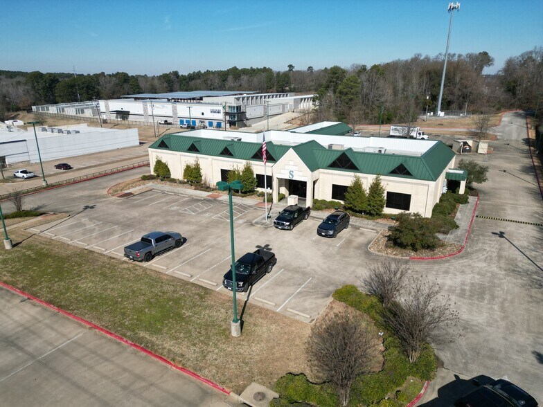 More Photos Of 3815 State Highway 64 W, Tyler Bank For Sale