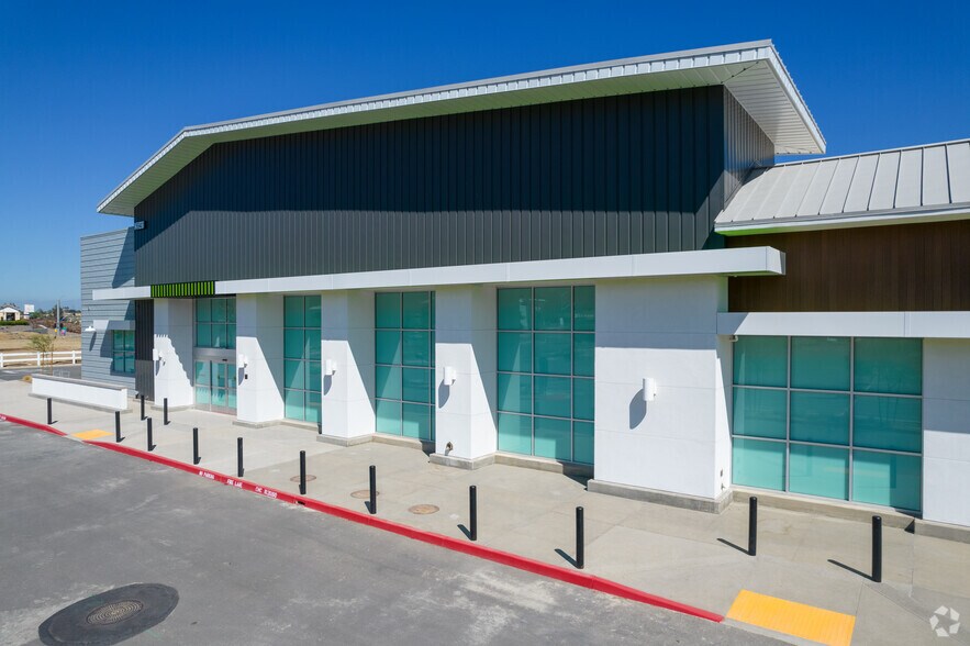 More Photos Of 3941 Bedford Canyon Rd, Corona Unknown For Sale