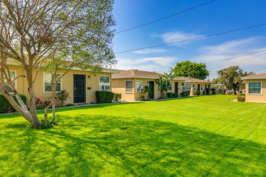 Primary Photo Of 121-127 N Pennsylvania Ave, Glendora Apartments For Sale