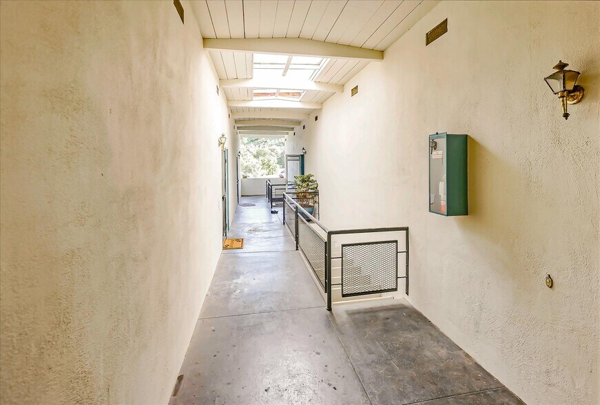 More Photos Of 6 Garden Ct, Belmont Apartments For Sale