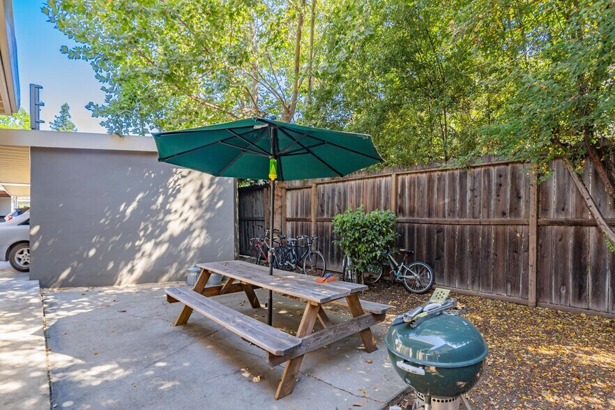 More Photos Of 800 Arbor Rd, Menlo Park Apartments For Sale