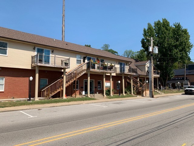 More Photos Of 300 W Jennings St, Newburgh Freestanding For Lease