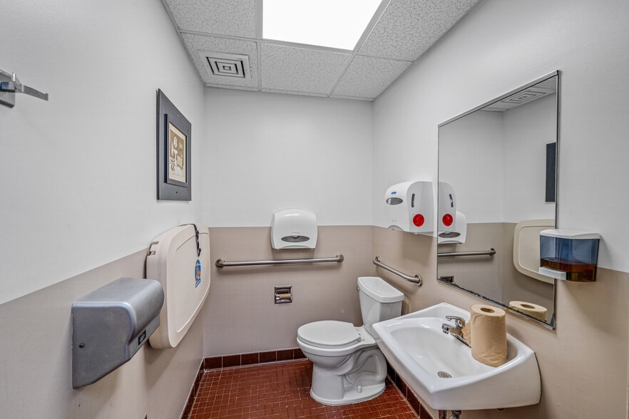 More Photos Of 15239 AL Highway 68, Crossville Medical For Sale