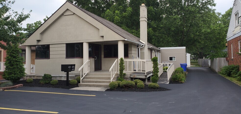 Primary Photo Of 3922 Seneca St, Buffalo Office For Lease