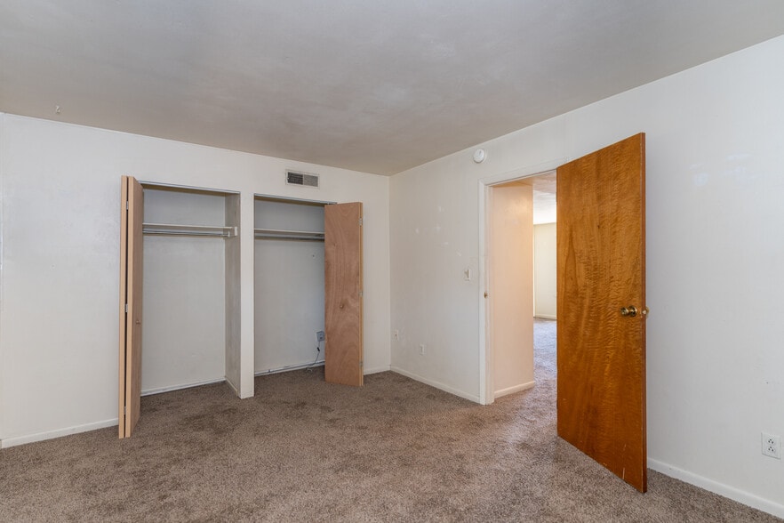 More Photos Of 200 Kilby Shores Dr, Suffolk Apartments For Sale