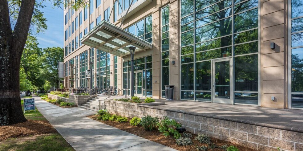 More Photos Of 500 E Morehead St, Charlotte Office For Lease