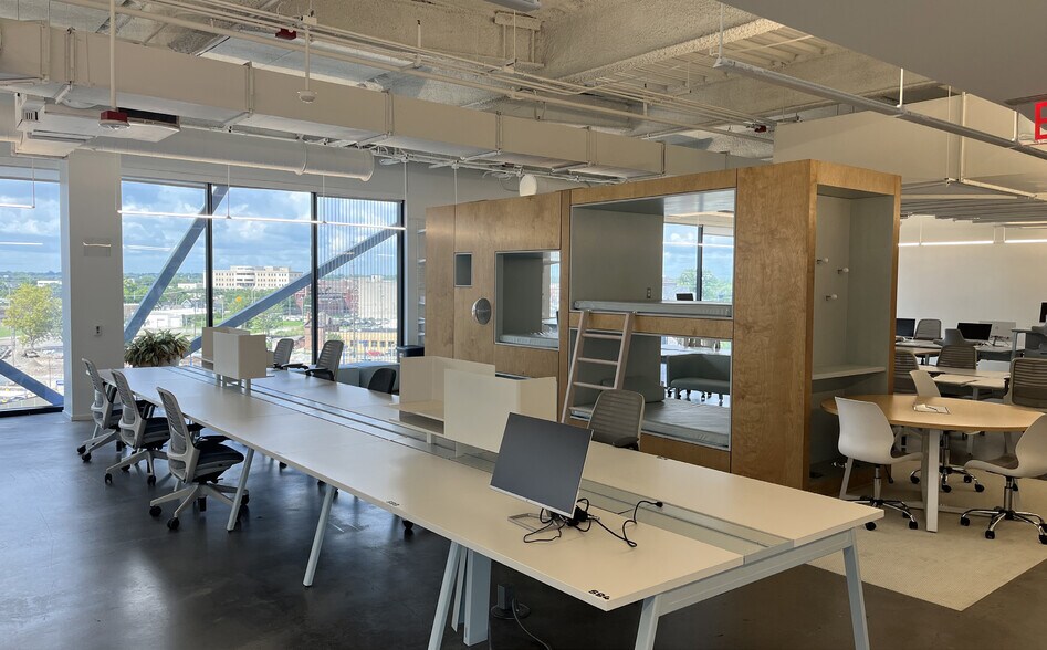 More Photos Of 440-500 W Broad St, Columbus Apartments For Lease