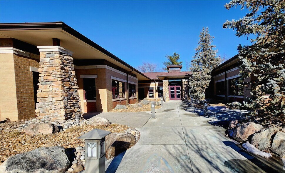 More Photos Of 8700 Executive Woods Dr, Lincoln Office For Lease