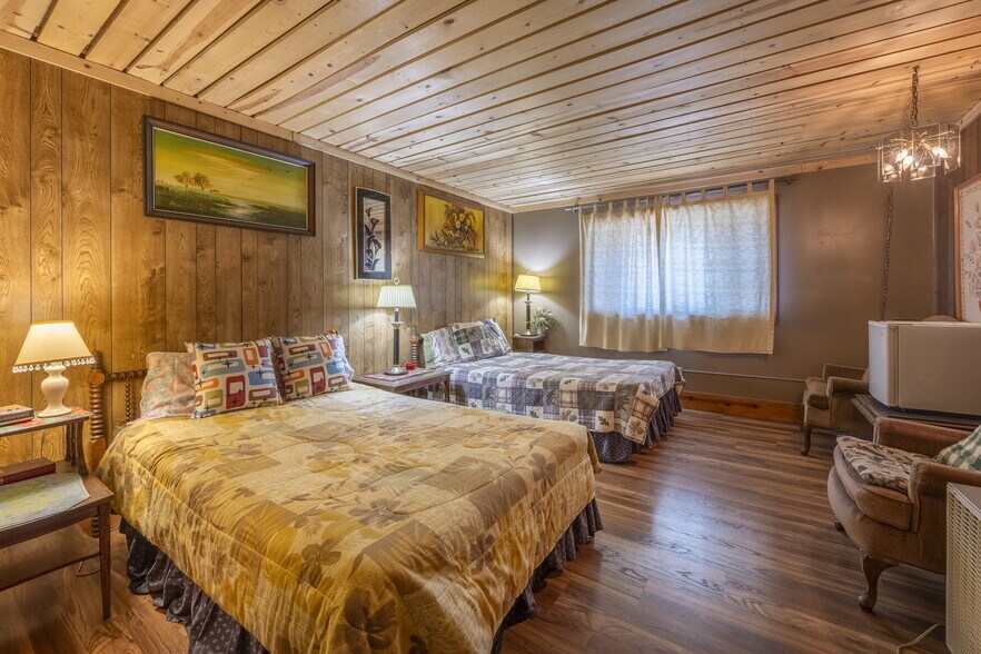 More Photos Of 815 Main Ave, Tillamook Hotel For Sale