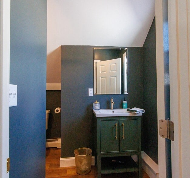 More Photos Of 114 High St, Wareham Office For Sale