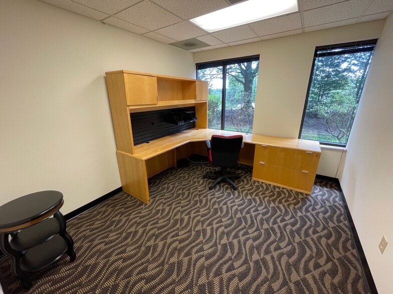 More Photos Of 12 Interchange Blvd, Greenville Office For Lease