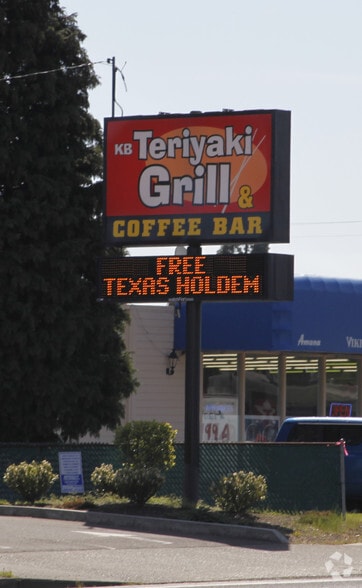 More Photos Of 19660 SE McLoughlin Blvd, Gladstone Freestanding For Sale