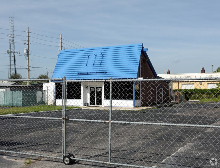 More Photos Of 2730 N Orange Blossom Trl, Orlando Auto Dealership For Sale