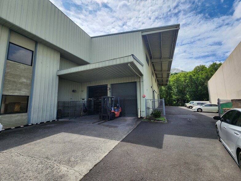 More Photos Of 99-1418 Koaha Pl, Honolulu Light Manufacturing For Sale