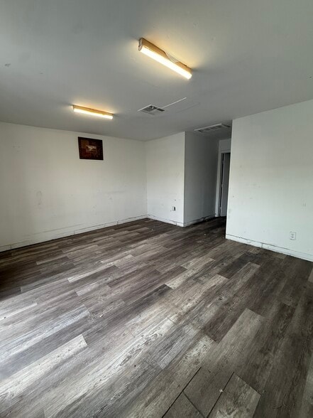 More Photos Of 3906 Waldo St, Houston Warehouse For Lease