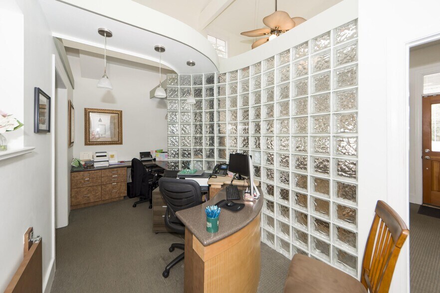 More Photos Of 531 Folly Rd, Charleston Medical For Sale